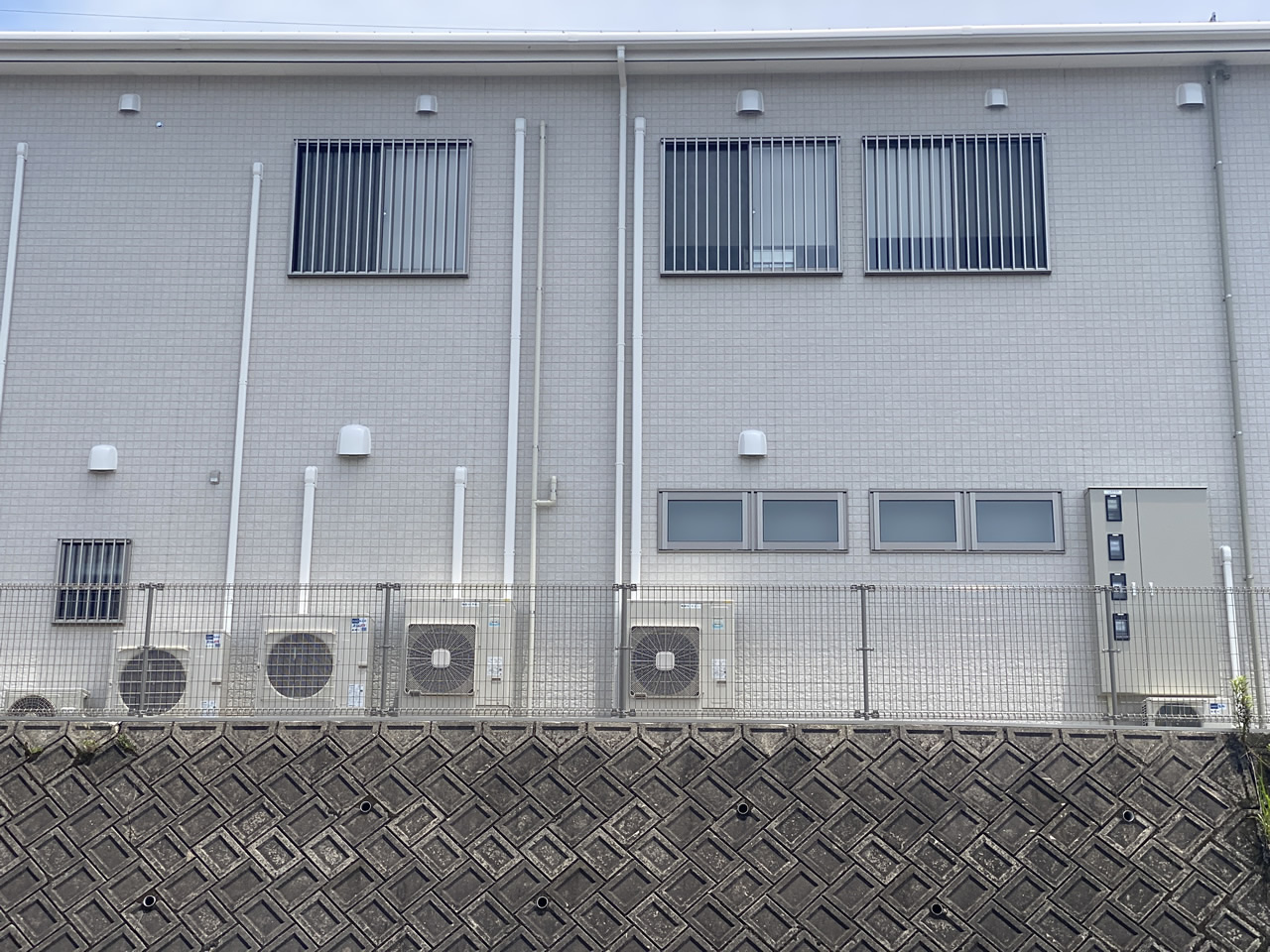 R7.6 某薬局事務所換気空調新設工事⑦